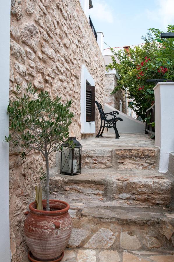 Luca'S Houses Chalki Town Exterior photo